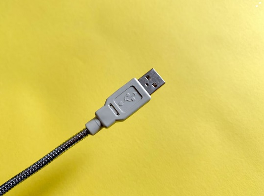 USB PD充電対応のノートパソコンの見分け方