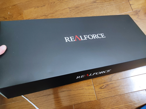 REALFORCEが収まっている箱